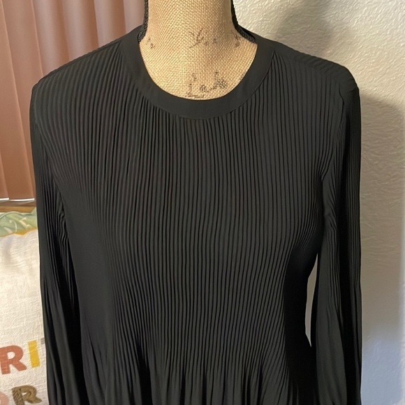 Adrianna Papell Black long sleeved blouse with keyhole button back. NWT. - Picture 2 of 10